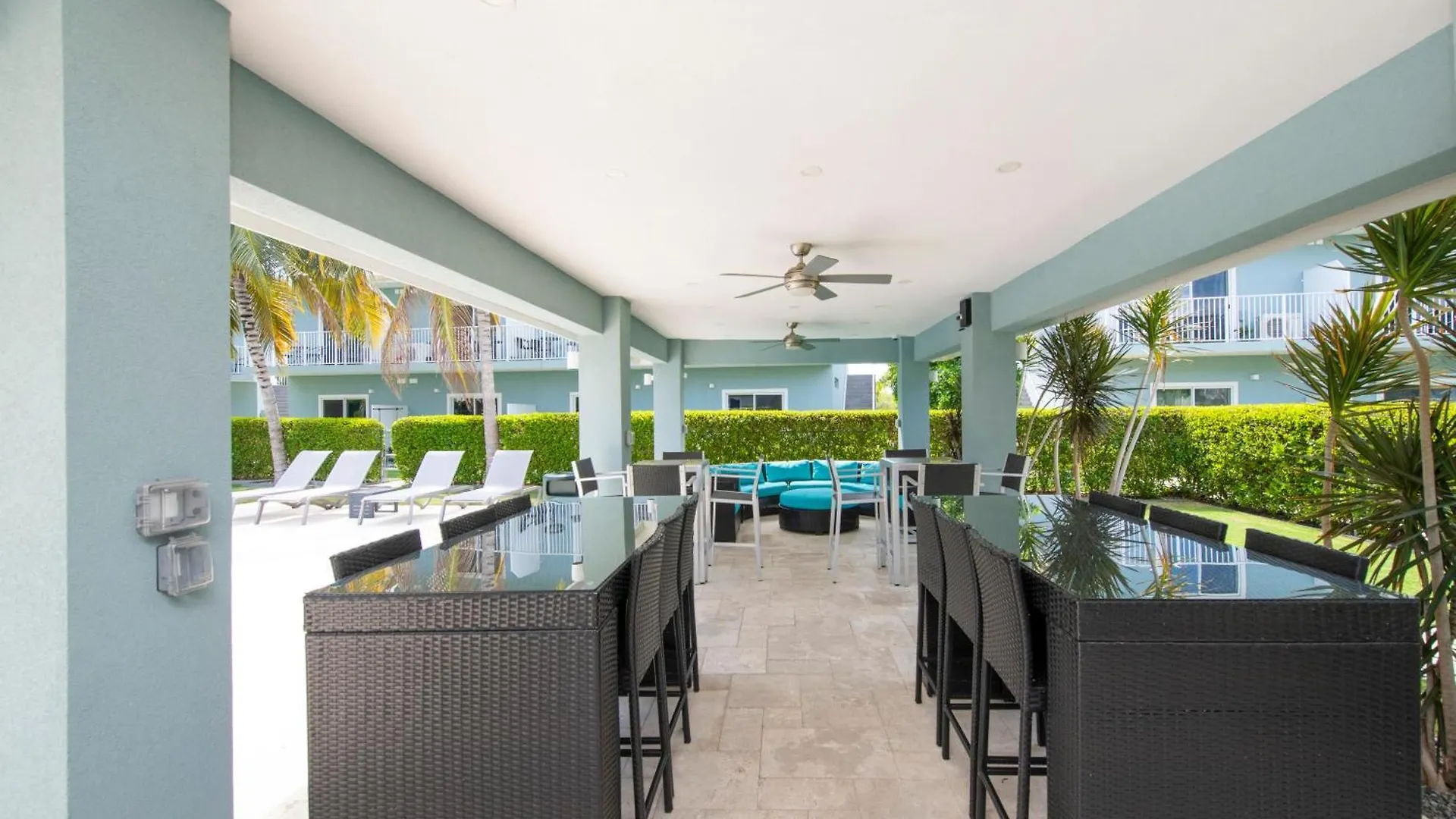Summertime Suites #53 West Bay Holiday home
